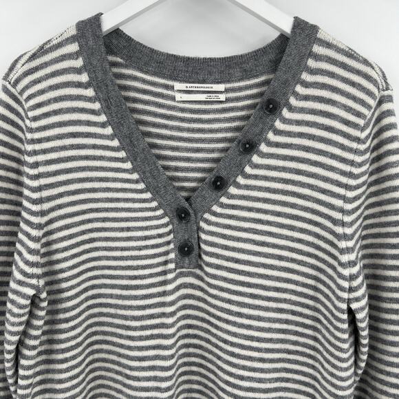 By Anthropologie Serena Striped Button V-Neck Gray Cream Knit Sweater Size Large - Picture 4 of 11